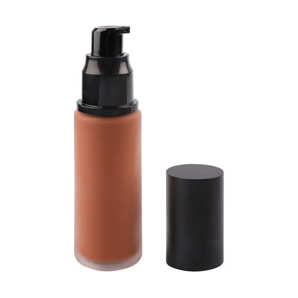 Hydrating concealer foundation holds makeup for a long time, feels light and moisturizes, and nude makeup foundation is delicate and docile.