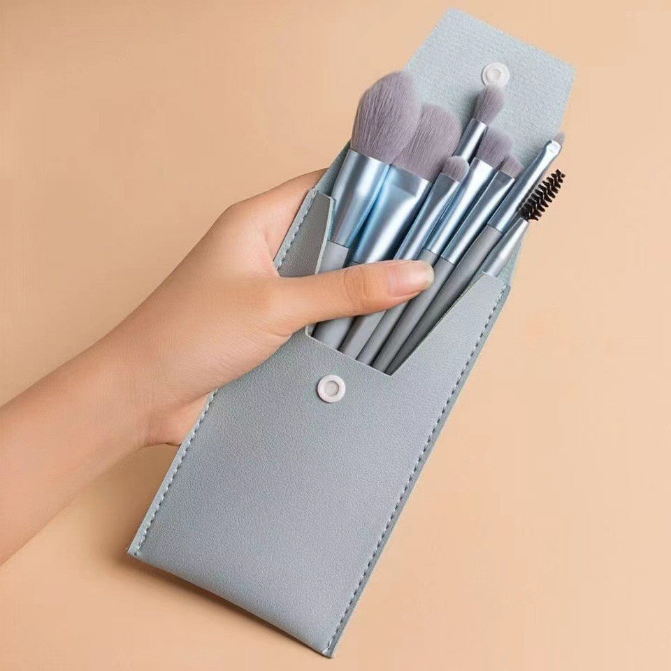 8 Macaron matte plastic handle makeup cover brush, portable makeup cover brush, blush brush, foundation brush, eyeshadow brush.