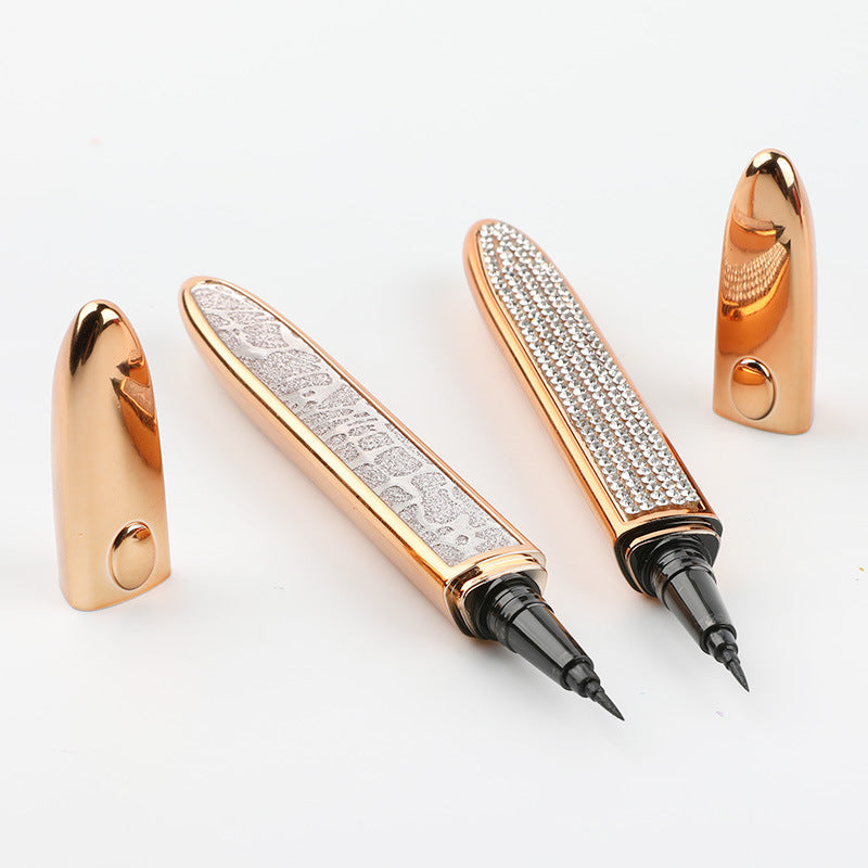 Diamond-encrusted eyeliner, soft-haired extremely fine nib, waterproof and sweat-proof, quick-drying and non-smudging eyeliner.